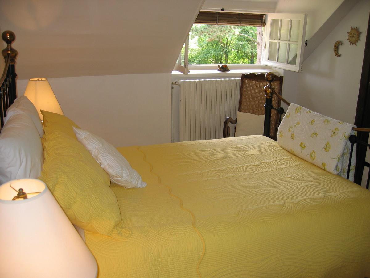 Bed and Breakfast Le Canard Au Parapluie Rouge Célon Exteriér fotografie